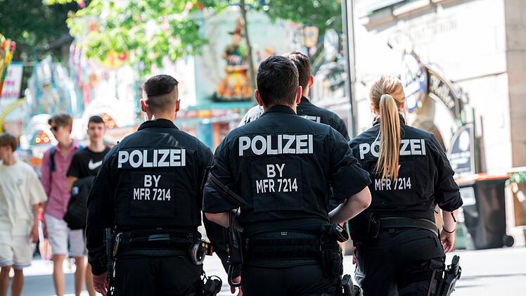 Erlanger Bergkirchweih: Foto-Spanner auf Keller geschnappt