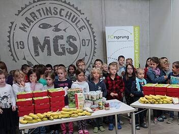 Drei Erdgeschoss-Räume im neuen Schulgebäude in Kersbach sind bis auf weiteres gesperrt. Erst im September 2017 startete der Unterricht, als erste öffentliche Veranstaltung fand die Übergabe der "Lunchi-Boxen" statt. Foto: Archiv
