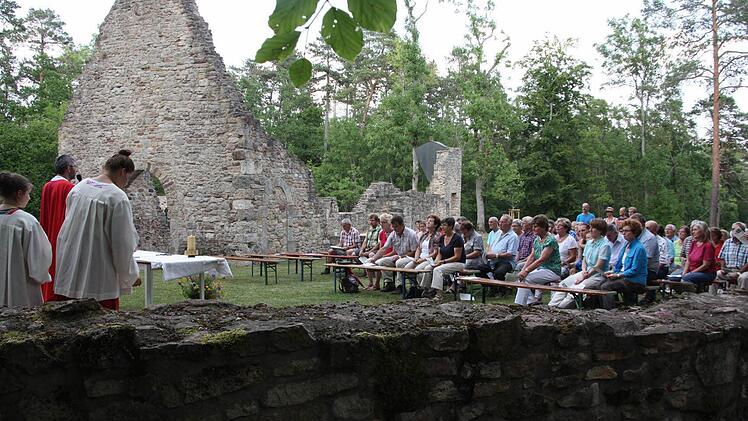 Gottesdienst auf dem Michelsberg. Foto: Arnold Nöth