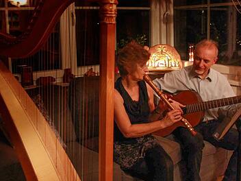 Weihnachten ohne Musik? Unvorstellbar. Musiker wie Pia und Thomas Betzer aus Münnerstadt erklären, warum sie für uns so wichtig ist. Foto: Carmen Schmitt
