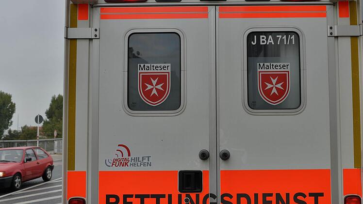 In Neunkirchen am Brand wurde am Freitag eine Frau schwer verletzt. Symbolbild: Ronald Rinklef