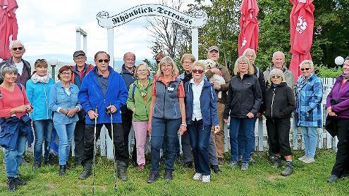Die Seniorenwanderung des Rh&ouml;nklub-Zweigvereins Bad Kissingen f&uuml;hrte zum Wittelsbacher Turm.