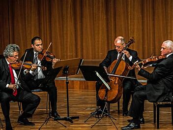 Das Kodály Quartett beeindruckte das Publikum in Coburg (von links): Attila Falvay, Ferenc Bangó, György Eder und János Fejérvári. Foto: Jochen Berger
