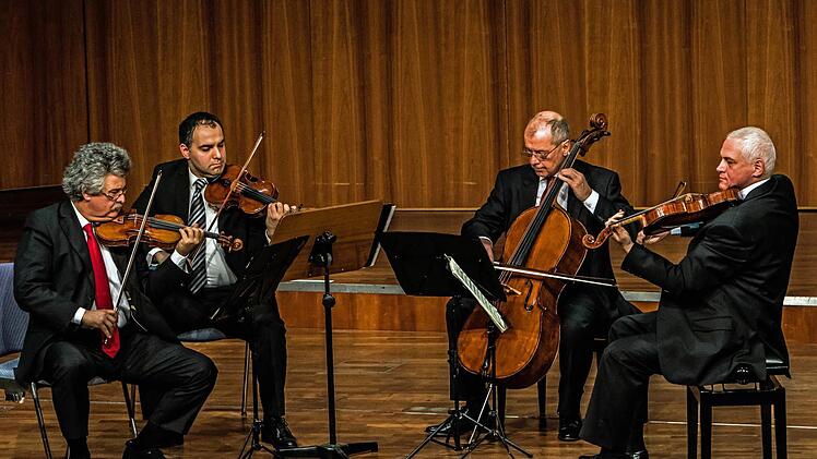 Das Kodály Quartett beeindruckte das Publikum in Coburg (von links): Attila Falvay, Ferenc Bangó, György Eder und János Fejérvári. Foto: Jochen Berger