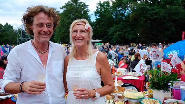 80.000 Menschen haben sich am Samstagabend von Dirigent Alexander Shelley beim Klassik Open Air in N&uuml;rnberg verabschiedet. Foto: Nikolas Pelke