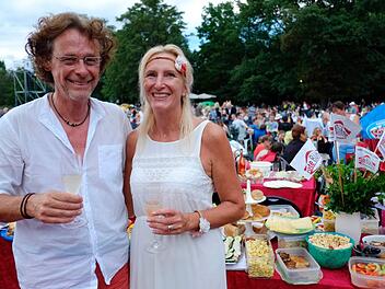 80.000 Menschen haben sich am Samstagabend von Dirigent Alexander Shelley beim Klassik Open Air in Nürnberg verabschiedet. Foto: Nikolas Pelke