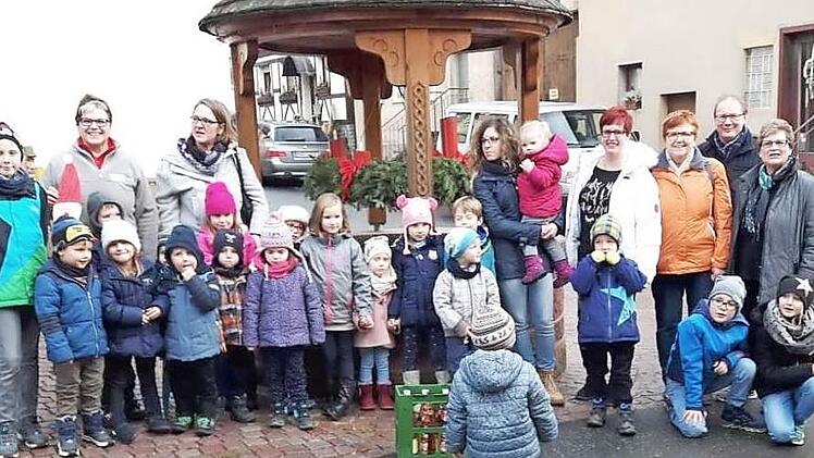 Der Obst- und Gartenbauverein Hammelburg unterst&uuml;tzt die Hammelburger Kinderg&auml;rten und die Kinder-Kiste, Foto: Helmut Merz