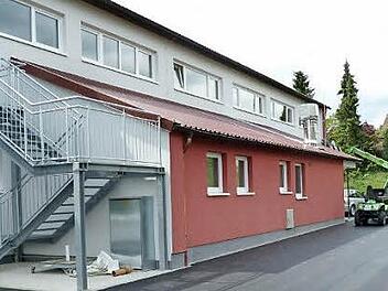 Die "Alte Schuel" in Stralsbach strahlt in neuem Glanz.  Fotos: Wolfgang Kretschmer