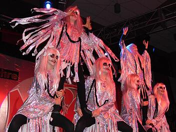 Die Jugendgarde begeisterte mit ihrem Showtanz zum Thema "Gespenster".  Foto: Petra Malbrich