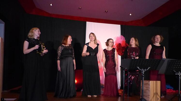 Schnell in ihren Bann gezogen hatte die Mädelsband "The Red Lips" das Publikum im gutgefüllten Auditorium. Foto: Klaus-Peter Wulf