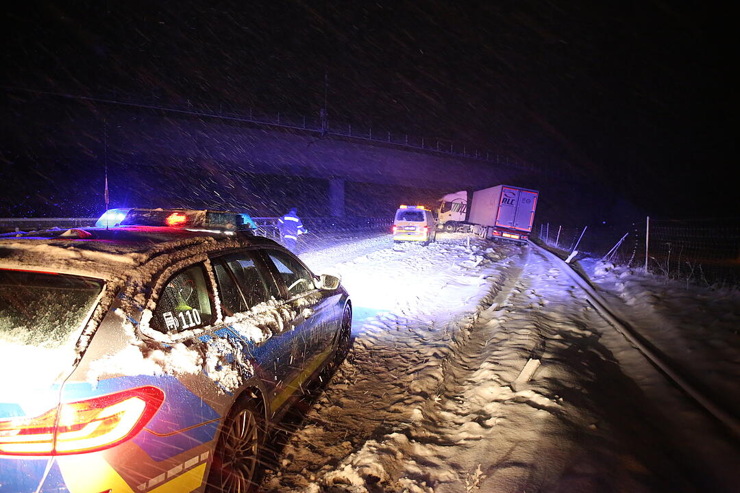 Schnee sorgt für Verkehrschaos in Franken