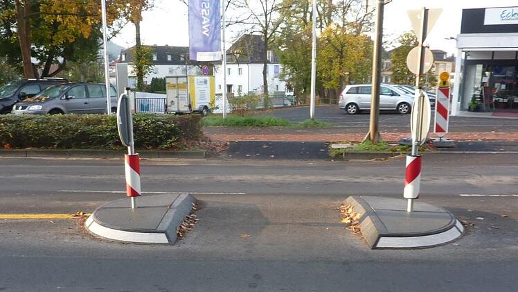 Eine Verkehrsinsel soll Fußgängern über den Ostring helfen. Stadt Bad Kissingen