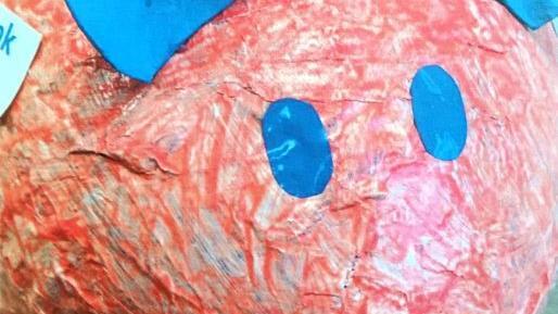 Im Ferienprogramm können Kinder ein Sparschwein basteln. Foto: Mario Deller