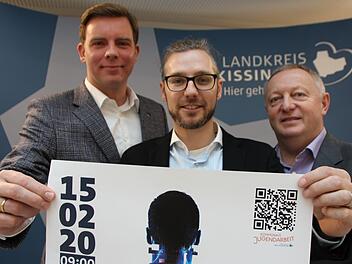 BLSV-Kreisvorsitzender Martin Wende (von links), Jugendpfleger Daniel Korn und Landrat Thomas Bold freuen sich auf das anstehende E-Sport-Turnier. Benedikt Borst