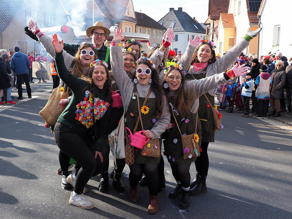 Wildes Faschingstreiben in Steinach an der Saale.