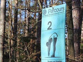 An 21 Stationen k&ouml;nnen sich Sportbegeisterte auf dem Trimm-Dich-Pfad austoben.  Fotos: Franziska Rieger