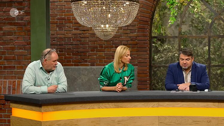 Klein am Handgelenk, aber groß in der Geschichte: Eine außergewöhnliche Armbanduhr zog die Aufmerksamkeit auf sich. Die Händlerrunde zeigte sich angetan - doch vor allem eine Person lehnte dankend ab. Als Vorsichtsmaßnahme.