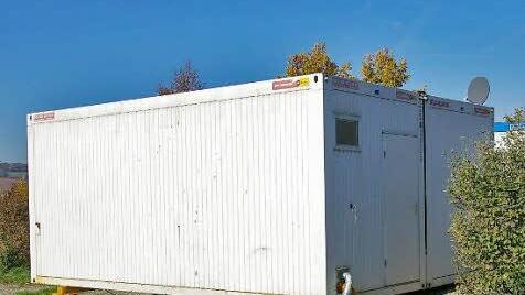 In diesem Container wohnen die Dinters für 600 Euro im Monat. Strom kommt extra.