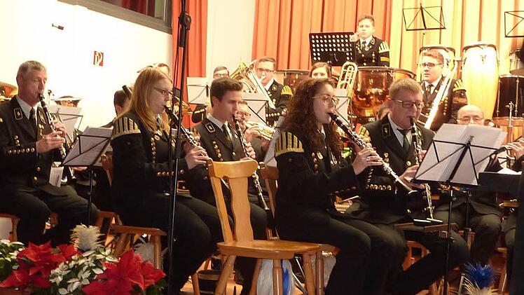 In bestechender Form: die Klarinettistinnen und Klarinettisten der Bergmannskapelle Stockheim. Foto: Gerd Fleischmann