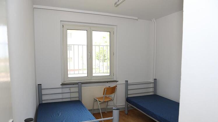 Die Zimmer des Ankerzentrums sind klein und mit dem Nötigsten eingerichtet. Foto: Barbara Herbst