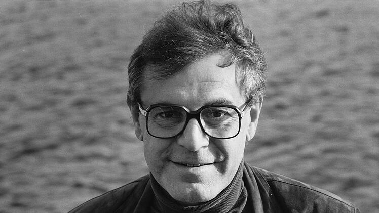 Milos Forman gehörte in den 1960er-Jahren zu den wichtigsten Vertretern der Tschechoslowakischen Welle, bevor er Hollywood eroberte. Nach "Einer flog über das Kuckucksnest" drehte er viel beachtete Filme wie "Hair", "Valmont", "Der Mondmann" und das ebenfalls mit Oscars überhäufte Biopic "Amadeus".