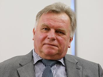 Ein Kandidat fürs Dschungelcamp: Der ehemalige Bundesverkehrsminister Günther Krause (CDU), aufgenommen beim CDU-Landesparteitag in Mecklenburg-Vorpommern 2107. Foto: Bernd Wüstneck/dpa/Archiv