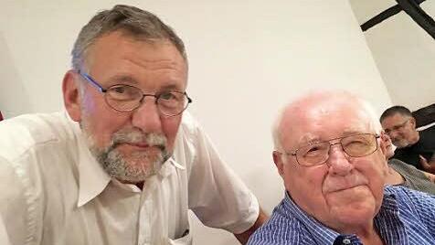 Ex-Schüler trifft Ex-Lehrer: Paul Altenhöfer und Heinz Giegerich. Foto: Paul Ziegler