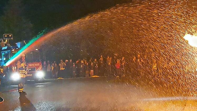 In Kirchehrenbach ging eine Hütte in Flammen auf.