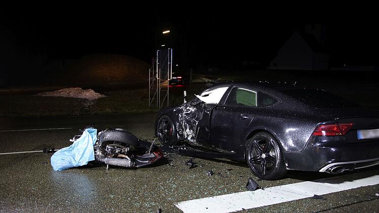 Motorradfahrer stirbt bei Unfall auf B35 im Kreis Ansbach - Biker im Winter unterwegs