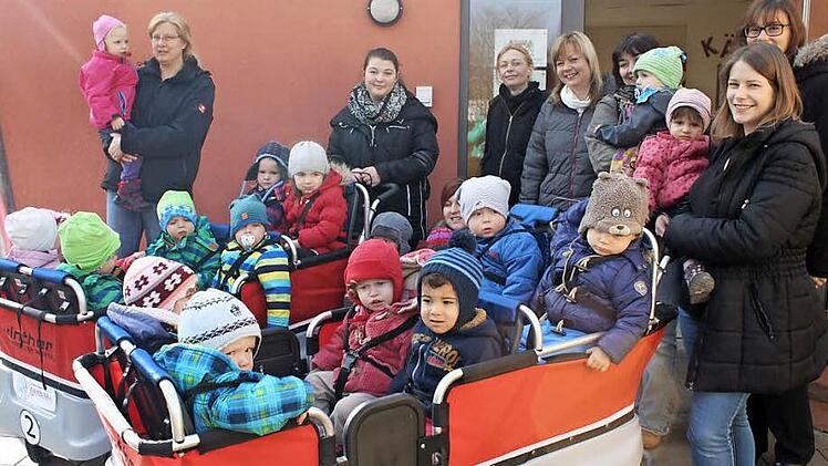 Nun können die Kinder der Uehlfelder Kitagruppe die "Nummer 1" und die "Nummer 2" für Ausflüge benutzen. Foto: Sonja Werner