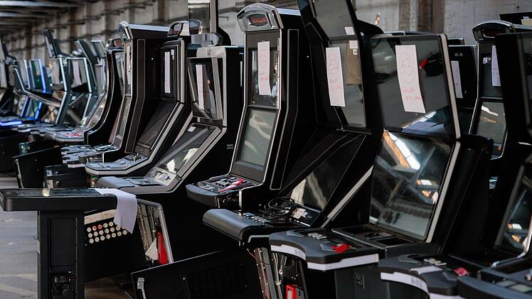 Pressetermin zu beschlagnahmten Gl&uuml;cksspielautomaten