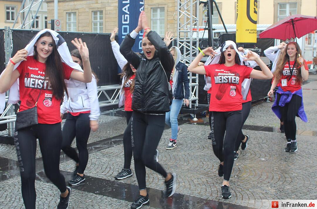 So feiern die Brose Baskets