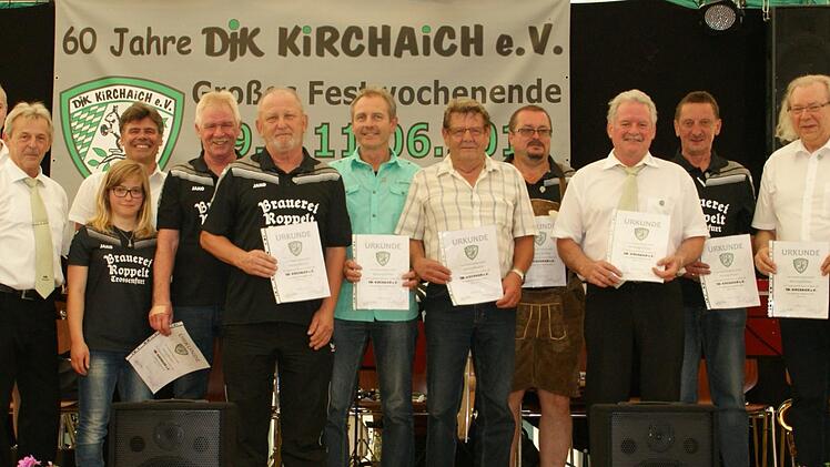Seit 40 Jahren halten diese Mitglieder der DJK Kirchaich die Treue.
