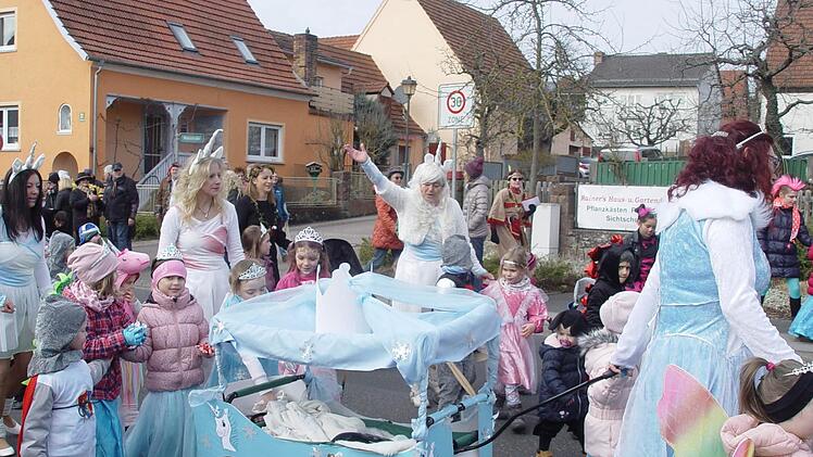Faschingsumzug in Poppenroth.  Foto: Wolfgang Wimmel