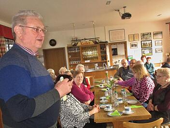 Helmut Will, der im Landkreis Haßberge für den Weißen Ring arbeitet, gab bei der Seniorengruppe Unterpreppach Ratschläge und Tipps, wie man sich vor Straftaten schützen kann und stellte die Hilfsmöglichkeiten des Weißen Ring dar. Bruno Deublein