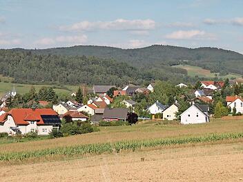 Blick auf Schneckenlohe, wo am kommenden Wochenende Kirchweih gefeiert wird.  Foto: Herbert Fischer