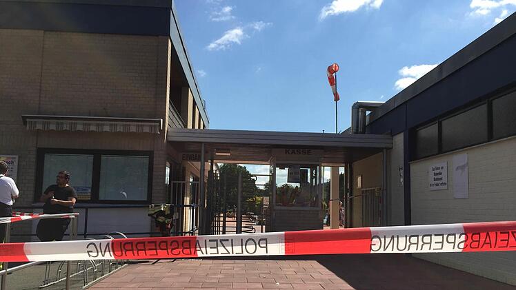 Das Kulmbacher Freibad ist seit heute Morgen nach einem tragischen Unfall gesperrt. Foto: Christian Holhut