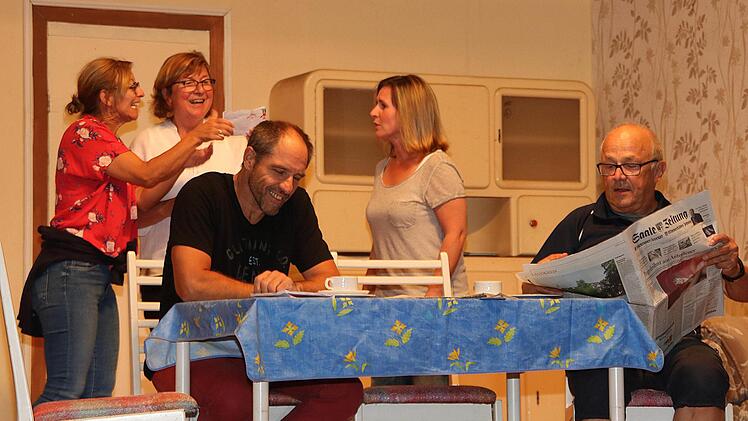 Das Lustspiel "das verflixte Klassentreffen" führt die Theatergruppe der KAB Nüdlingen Ende Oktober auf.  Foto: Dieter Britz