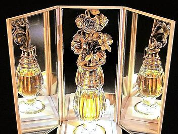 Faszinierendes kunstvolles Flakon aus dem Haus Dior (Paris) Repro: Gerd Fleischmann