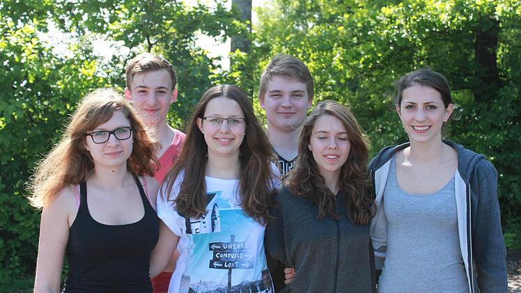 Jan Batzner und Simon Hofmann (hinten) und Anna Kalke, Leonie Kröner, Alina Beierlieb und Charlotte Kühnel haben in der Organisation Hand in Hand gearbeitet. Foto: Katharina Becht