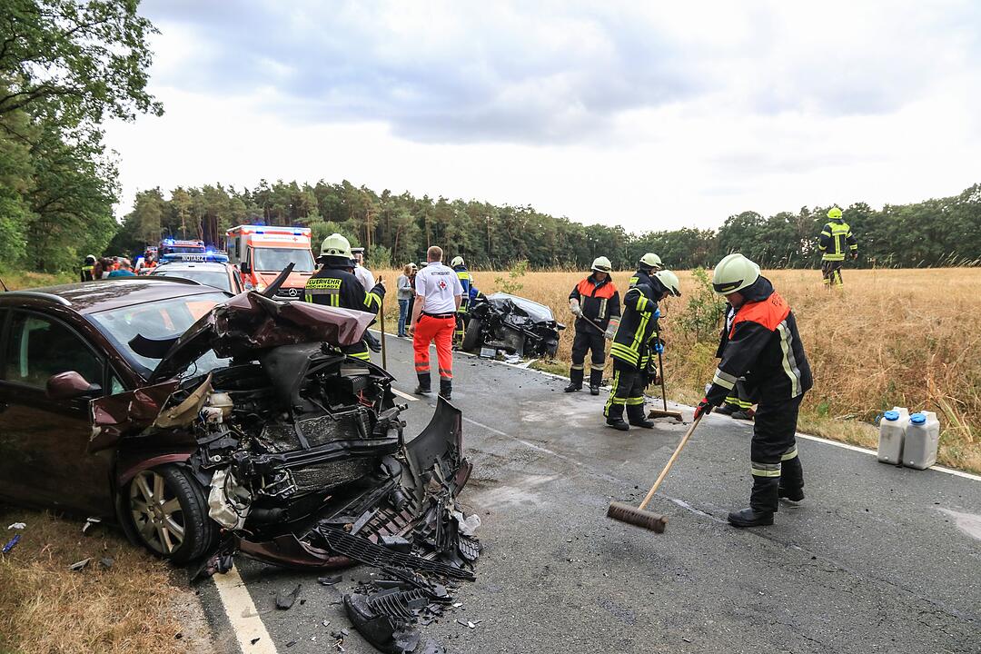 Kreis Bamberg: Auto fährt in Gegenverkehr – Kleinkind auf Rücksitz – Rettungshubschrauber im Einsatz