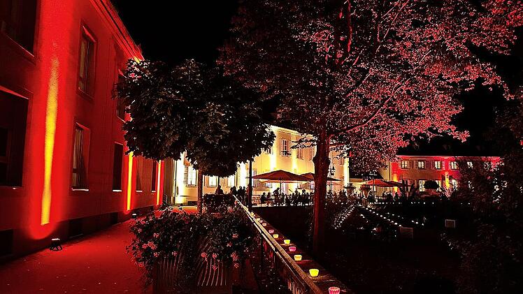 Tausende Lichter ließen den Kurpark in Bad Bocklet erstrahlen und schufen eine magische Atmosphäre.