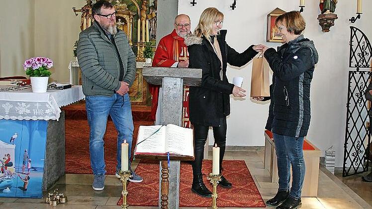 Matthias Geier , Pfarrer Peter R&uuml;b, Carolin Rentsch und Claudia Klopf.