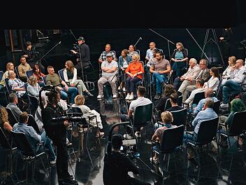 Im TV-Experiment "Was Deutschland verbindet" treffen unterschiedliche Menschen zum Dialog aufeinander.