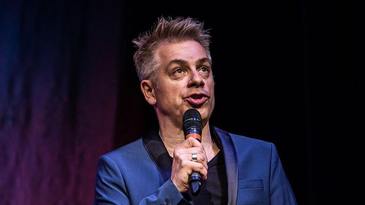 Umjubeltes Gastspiel im ausverkauften Kongresshaus: Michael Mitermeier stellte sein neues Programm in Coburg vor.Foto: Jochen Berger