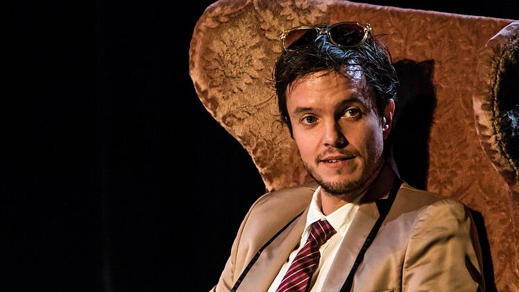 Freistaat Coburg" in der Reithalle: Benjamin Hübner als Moderator.Foto: Jochen Berger