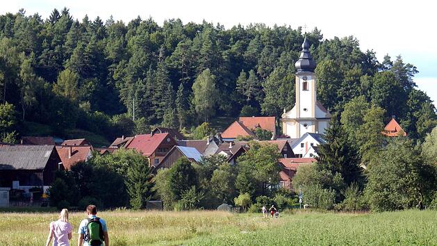 Wandern in der Fr&auml;nkischen Schweiz bei Nankendorf Foto: Reinhard L&ouml;wisch