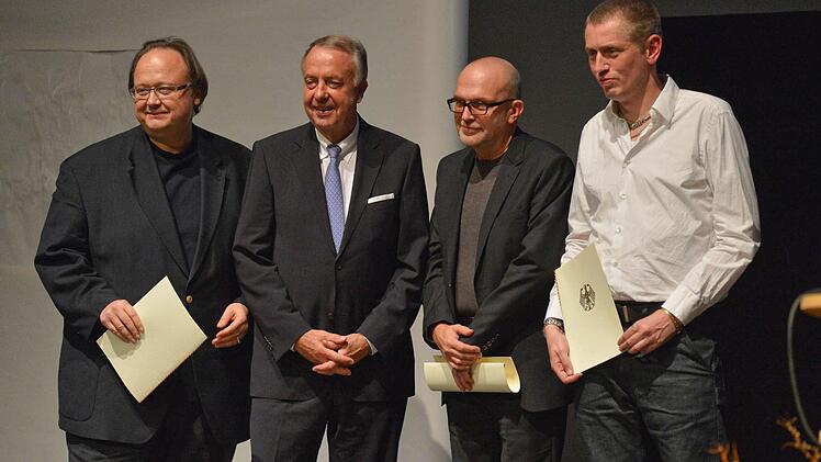 Staatsminister Neumann mit Geehrten