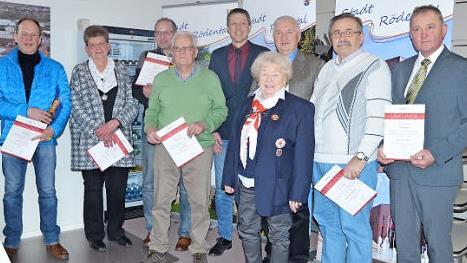 Die Stadt Rödental zeichnete besonders eifrige Blutspender für ihre Hilfsbereitschaft gegenüber ihren Mitmenschen aus. Foto: Rainer Lutz