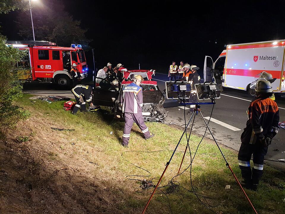Vier Schwerverletzte bei Unfall nahe Wendelstein